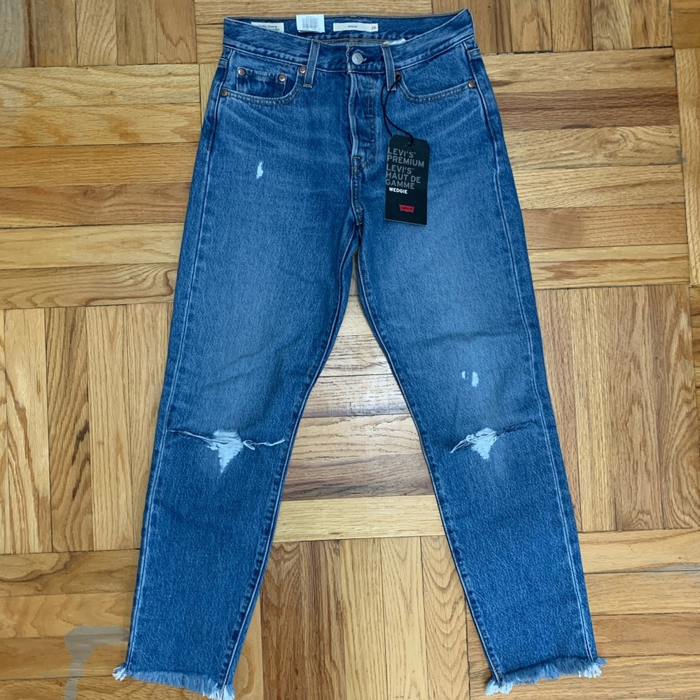 Levi’s Wedgie Fit Distressed Jeans